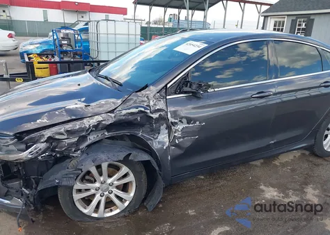 2015 Chrysler 200 Limited из США, поврежденный, VIN 1C3CCCAB3FN608357